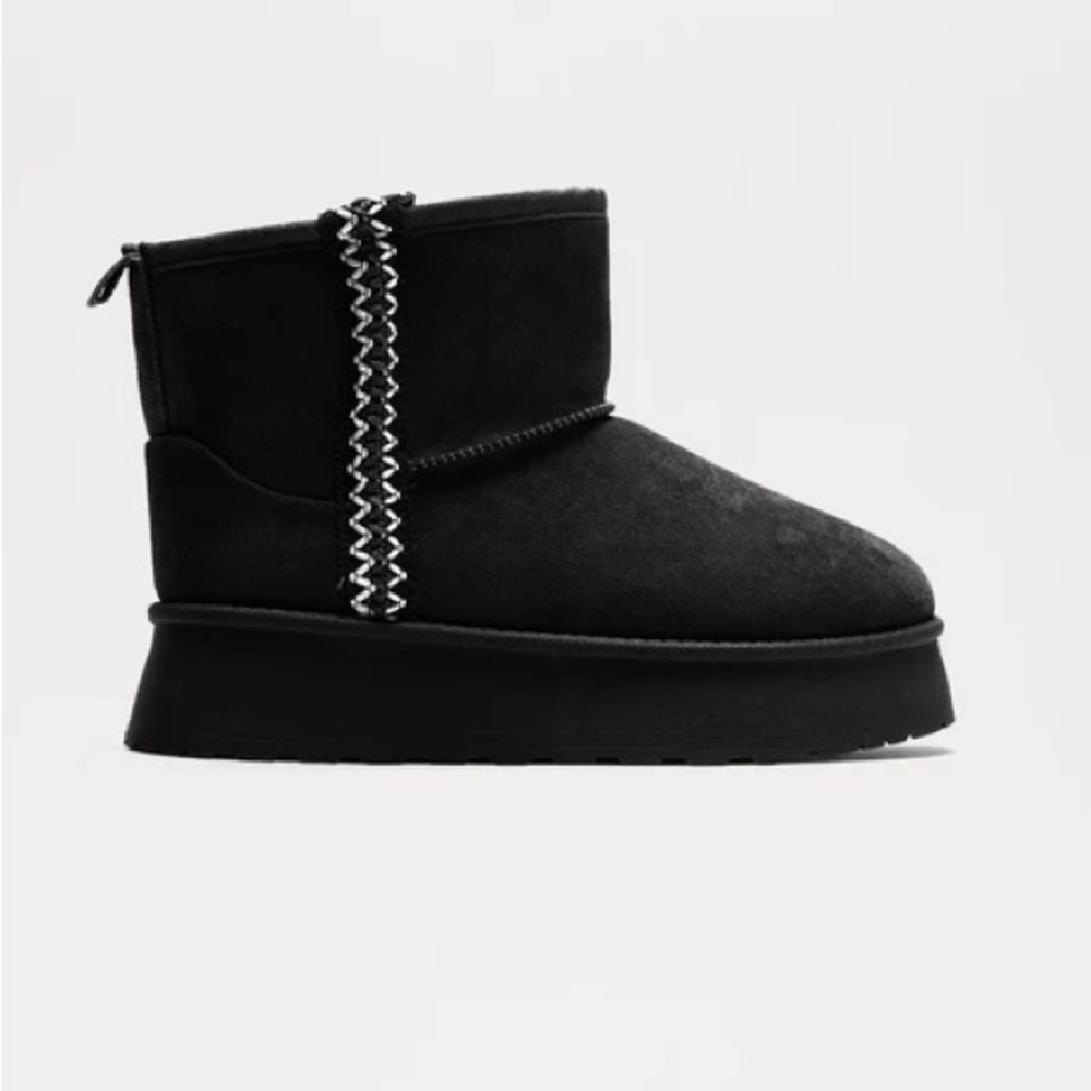 Campfire Cutie Black Booties NEW 🏷️